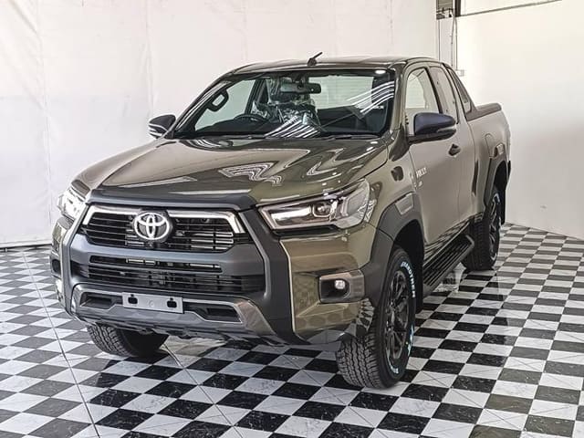 2024 TOYOTA Hilux