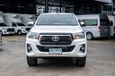 2019 TOYOTA Hilux