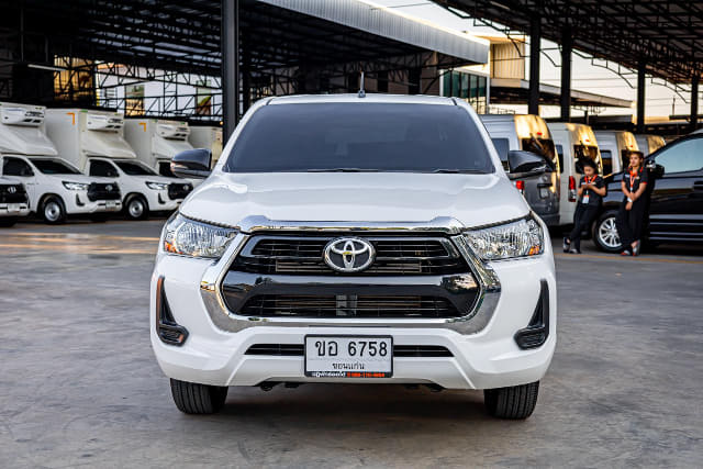 2022 TOYOTA Hilux