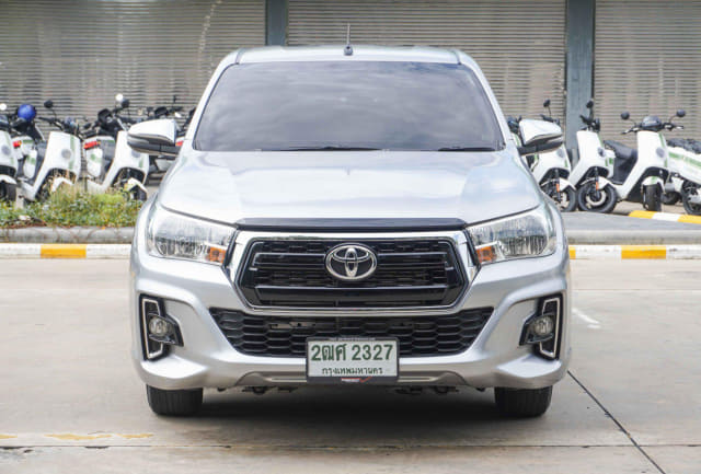 2019 TOYOTA Hilux