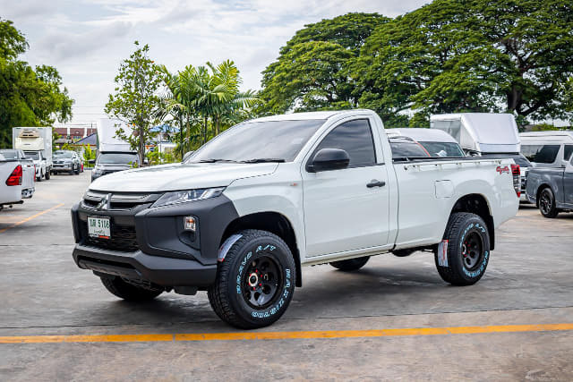 2022 MITSUBISHI Triton