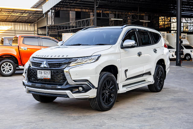 2019 MITSUBISHI Pajero