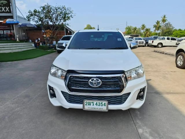 2019 TOYOTA Hilux