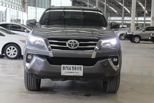 2019 TOYOTA Fortuner