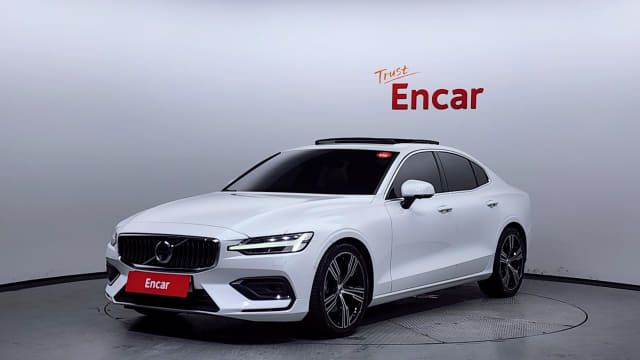 2020 VOLVO S60