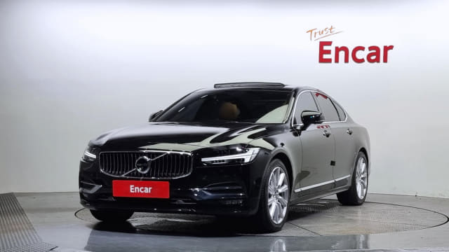 2019 VOLVO S90