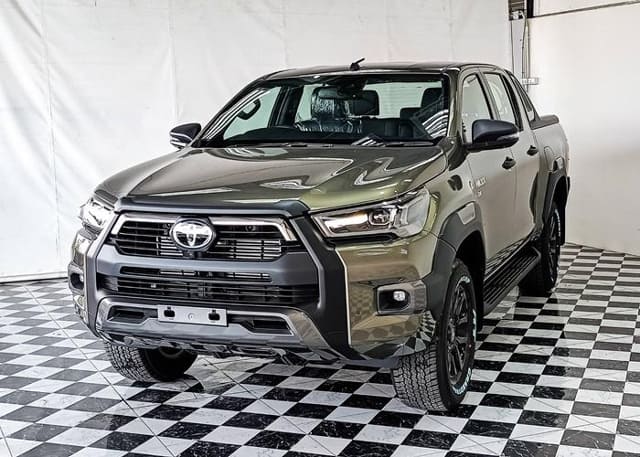 2024 TOYOTA Hilux