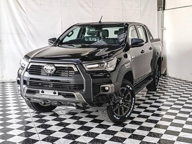 2024 TOYOTA Hilux