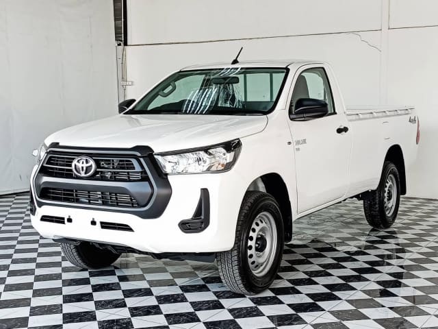 2024 TOYOTA Hilux