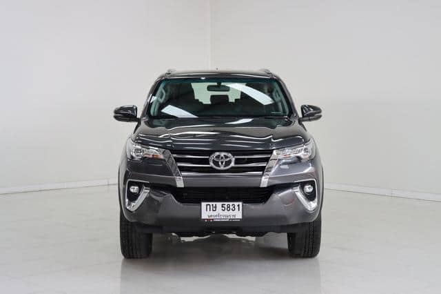 2019 TOYOTA Fortuner