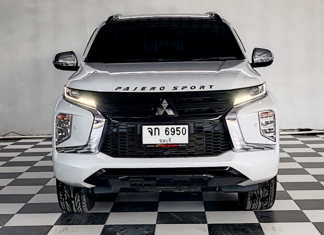 2021 MITSUBISHI Pajero