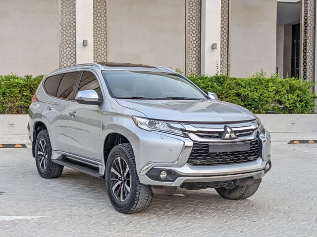 2017 MITSUBISHI Montero