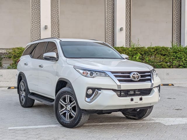 2018 TOYOTA Fortuner