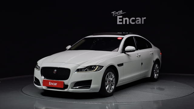 2017 JAGUAR XF