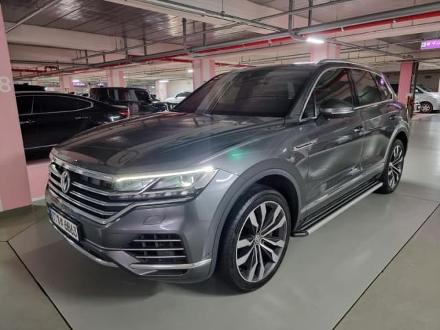 2020 VOLKSWAGEN Touareg