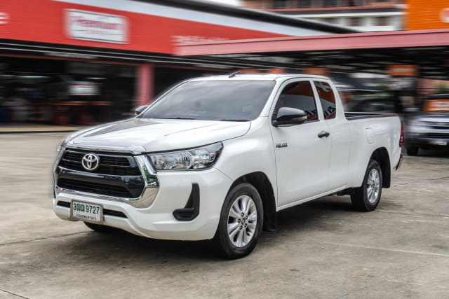 2021 TOYOTA Hilux