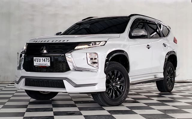 2021 MITSUBISHI Pajero