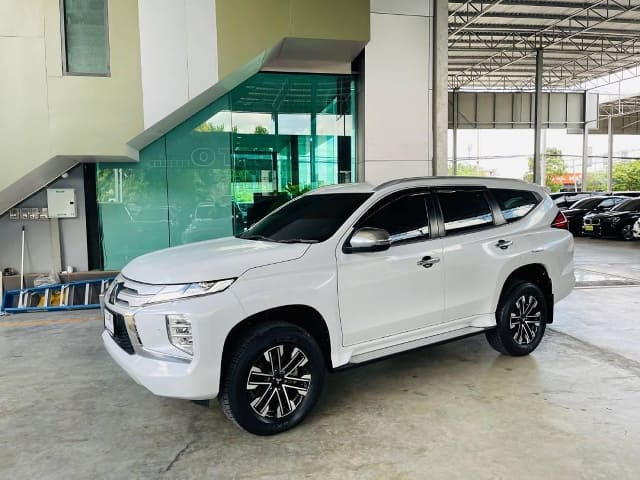 2020 MITSUBISHI Pajero