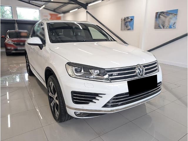 2016 VOLKSWAGEN Touareg