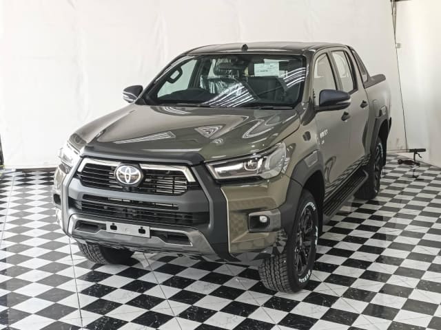 2024 TOYOTA Hilux, 