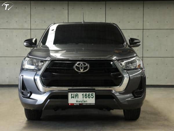 2022 TOYOTA Hilux