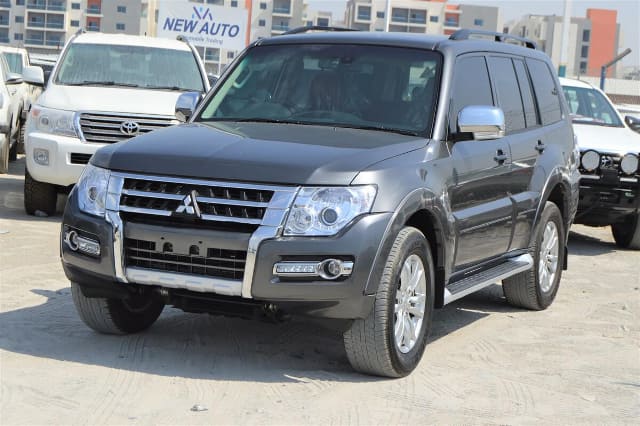 2020 MITSUBISHI Pajero, 