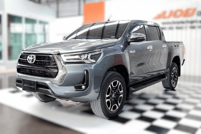 2020 TOYOTA Hilux