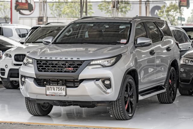 2018 TOYOTA Fortuner