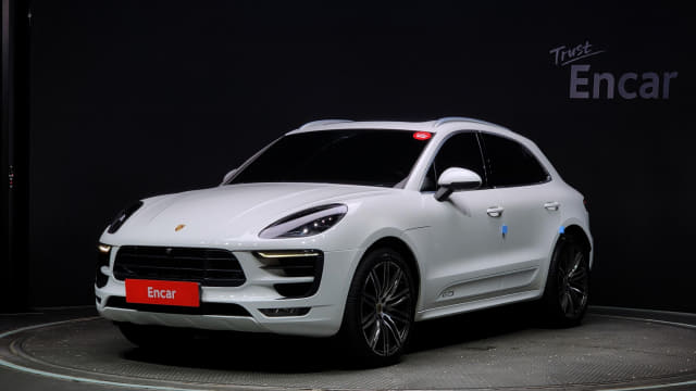 2017 Porsche MACAN