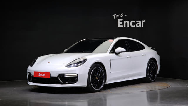 2018 Porsche Panamera