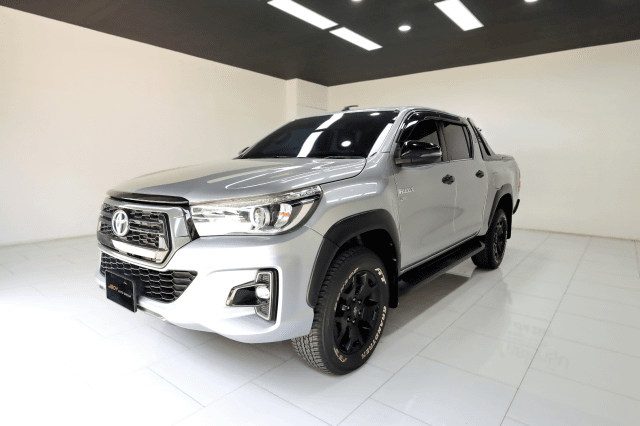 2019 TOYOTA Hilux