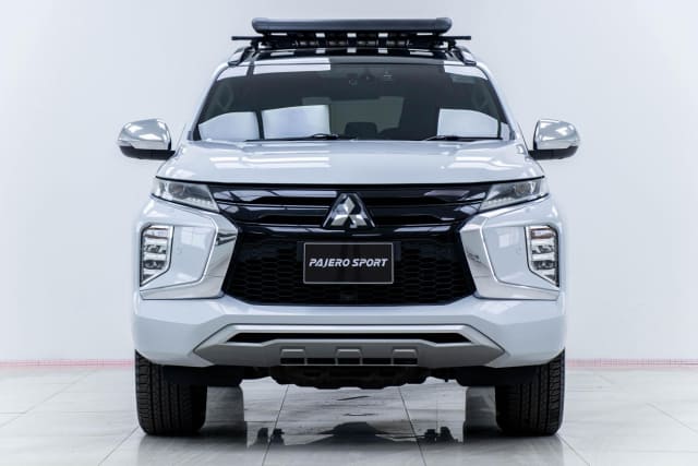 2023 MITSUBISHI Pajero, 