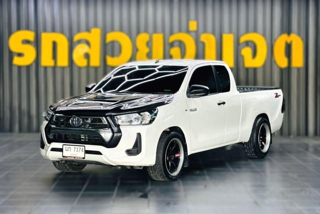 2020 TOYOTA Hilux