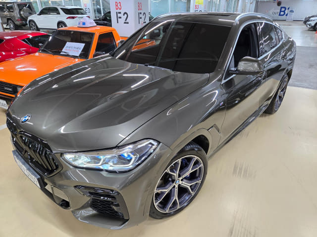 2022 BMW X6