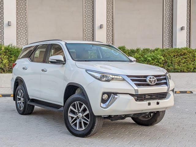 2018 TOYOTA Fortuner