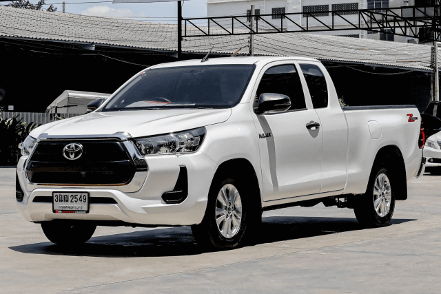 2021 TOYOTA Hilux