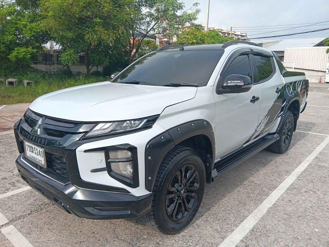 2020 MITSUBISHI Triton