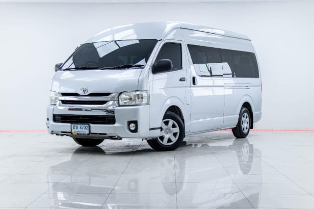 2017 TOYOTA Hiace Commuter