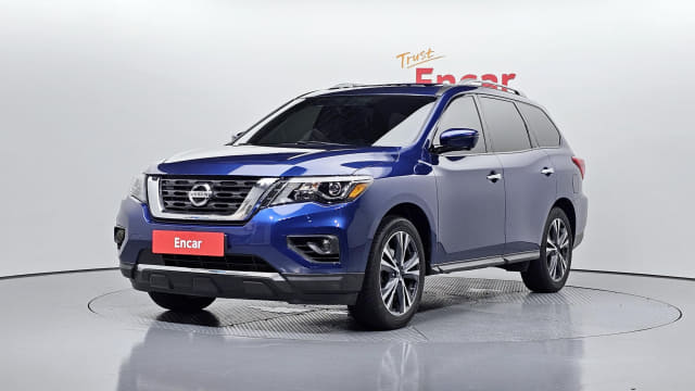 2017 NISSAN Pathfinder