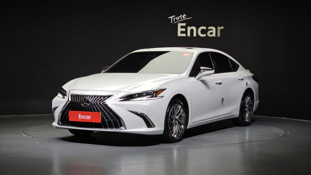 2023 LEXUS ES