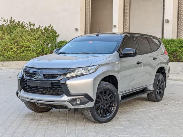 2017 MITSUBISHI Montero