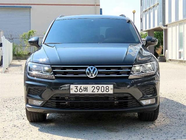 2018 VOLKSWAGEN Tiguan