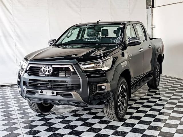 2024 TOYOTA Hilux