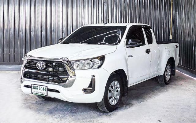 2021 TOYOTA Hilux