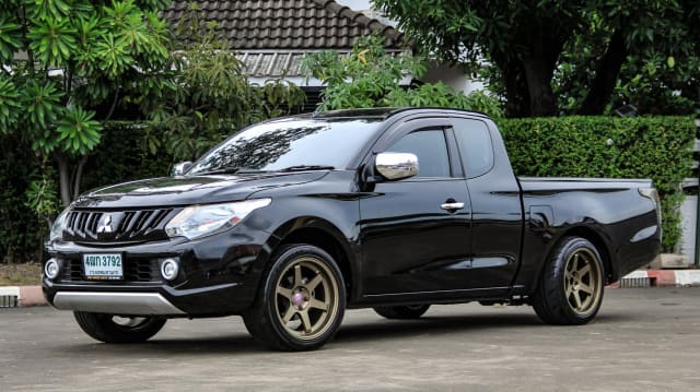 2019 MITSUBISHI Triton