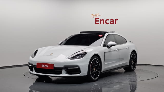 2020 Porsche Panamera