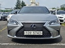 2019 LEXUS ES