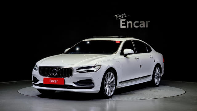 2020 VOLVO S90