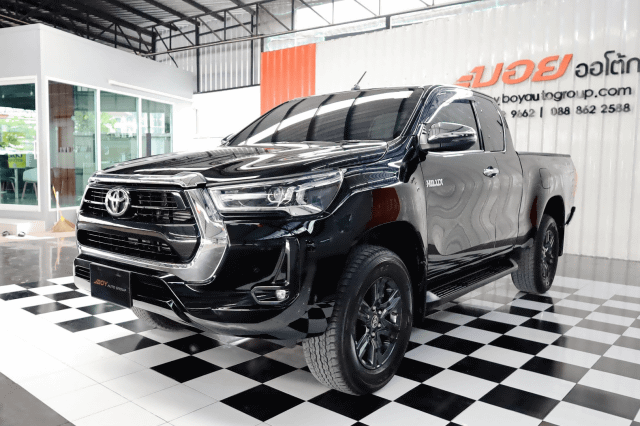 2023 TOYOTA Hilux