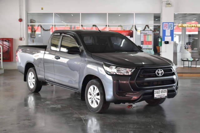 2020 TOYOTA Hilux